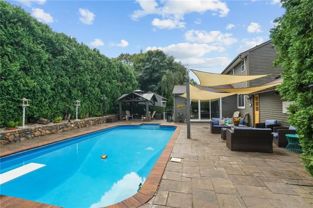 201 Kimberly Lane West Warwick RI 02893