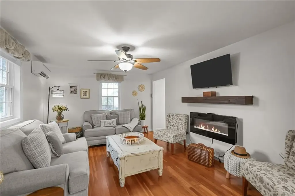 201 Kimberly Lane West Warwick RI 02893