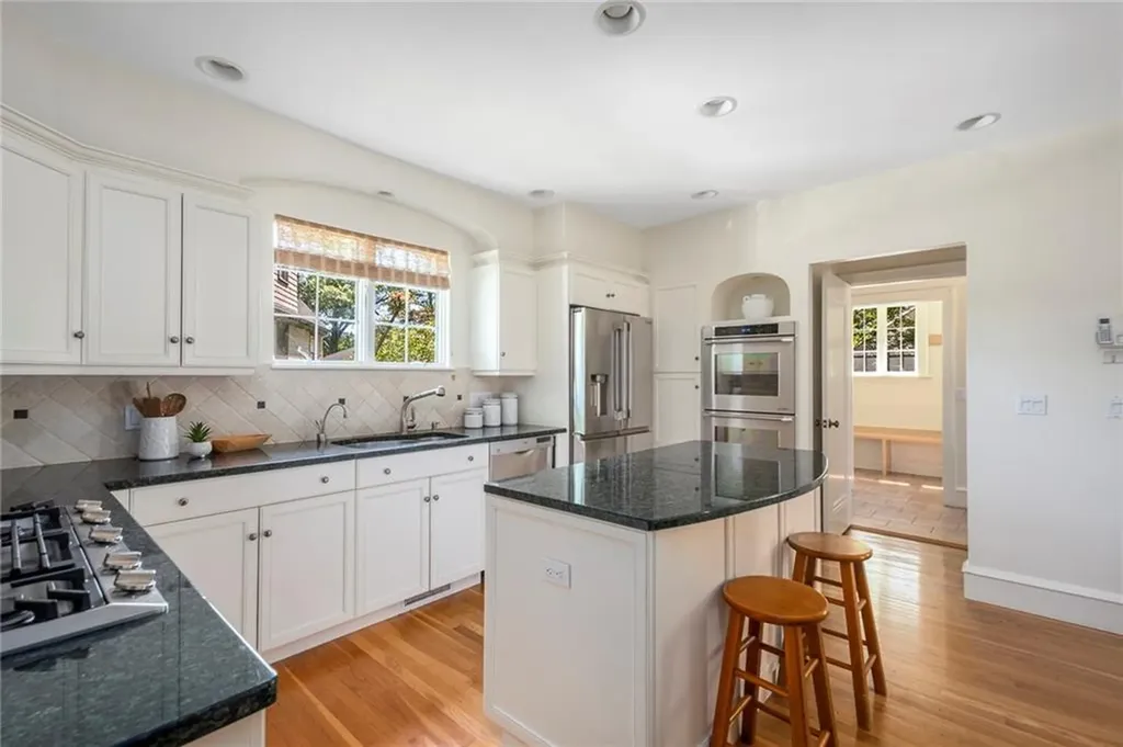 71 Emeline Street Providence RI 02906