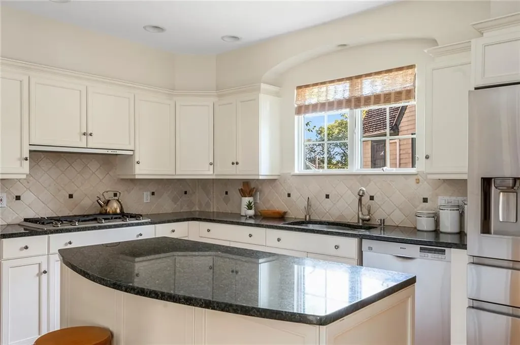 71 Emeline Street Providence RI 02906