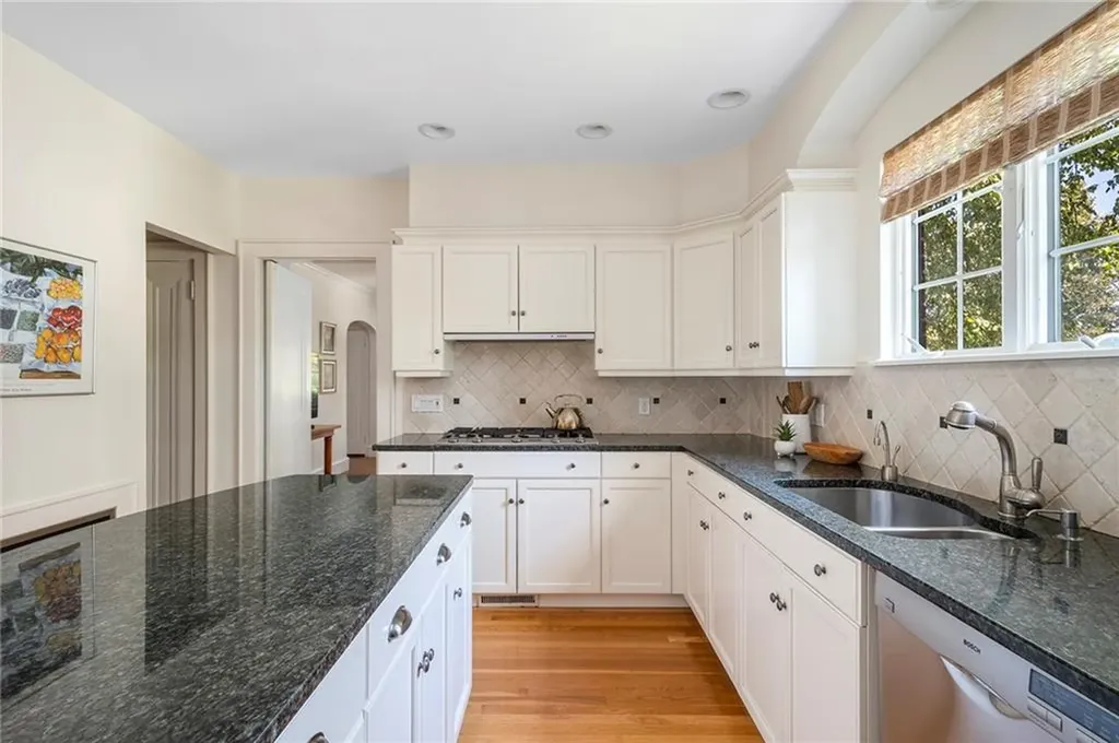 71 Emeline Street Providence RI 02906