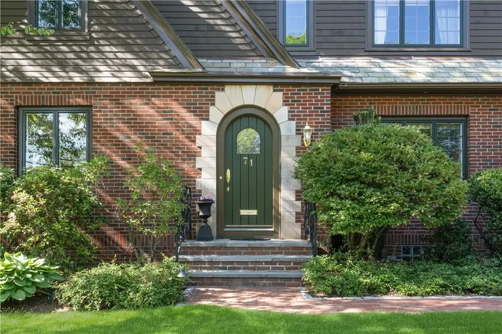 71 Emeline Street Providence RI 02906