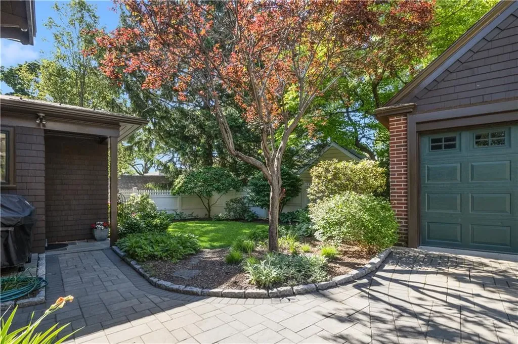 71 Emeline Street Providence RI 02906