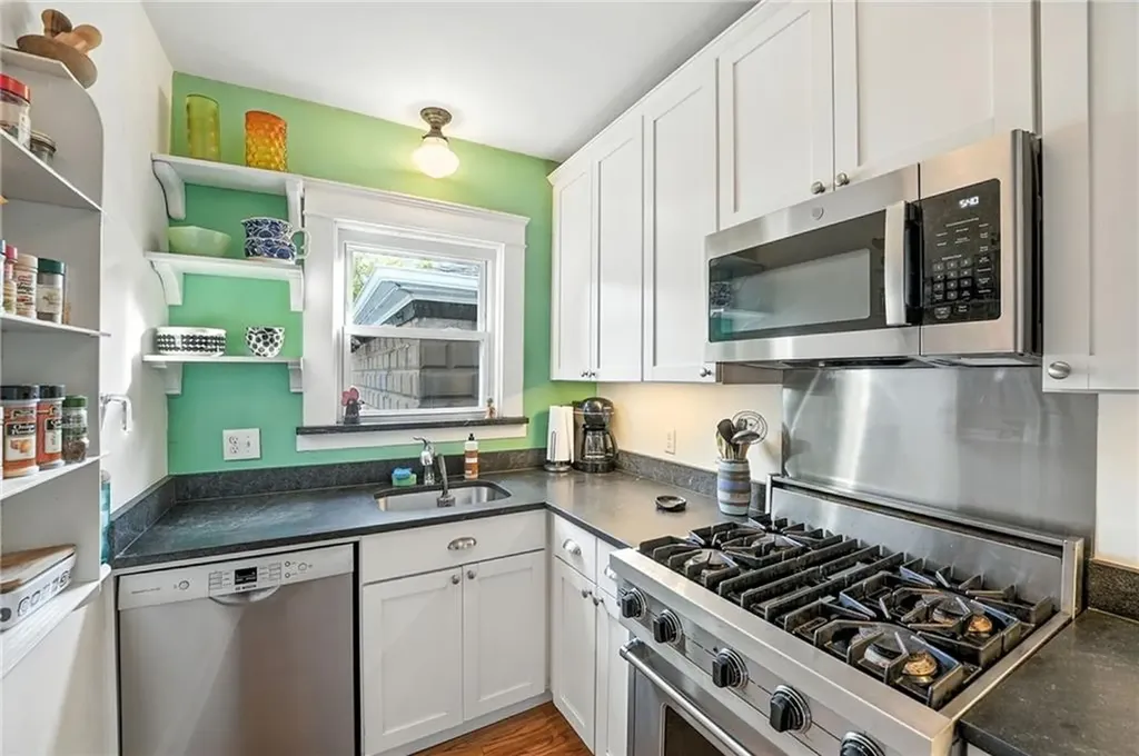 125 Evergreen Street Providence RI 02906