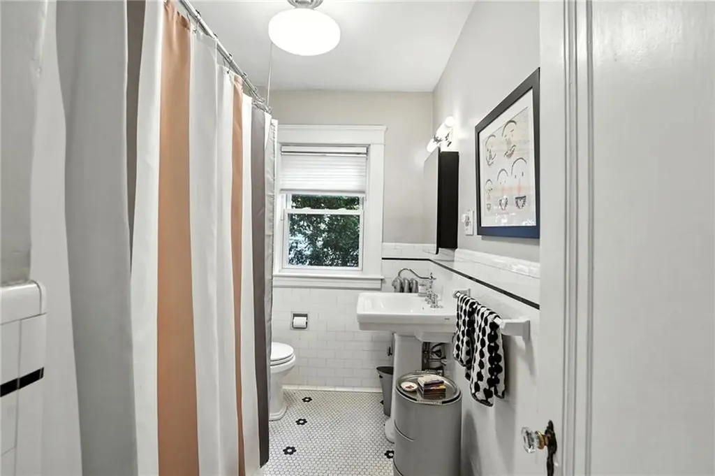 125 Evergreen Street Providence RI 02906