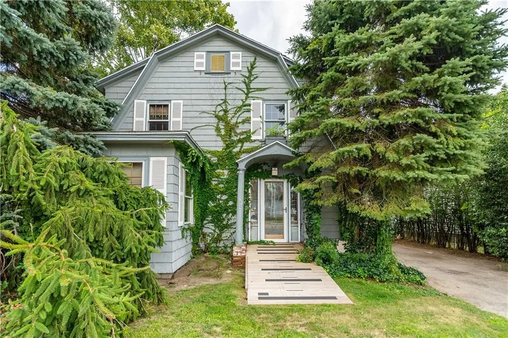 1052 Post Road Warwick RI 02888