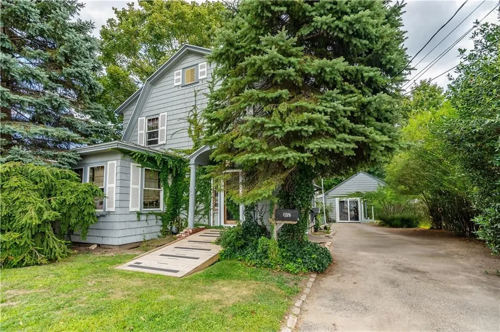 1052 Post Road Warwick RI 02888