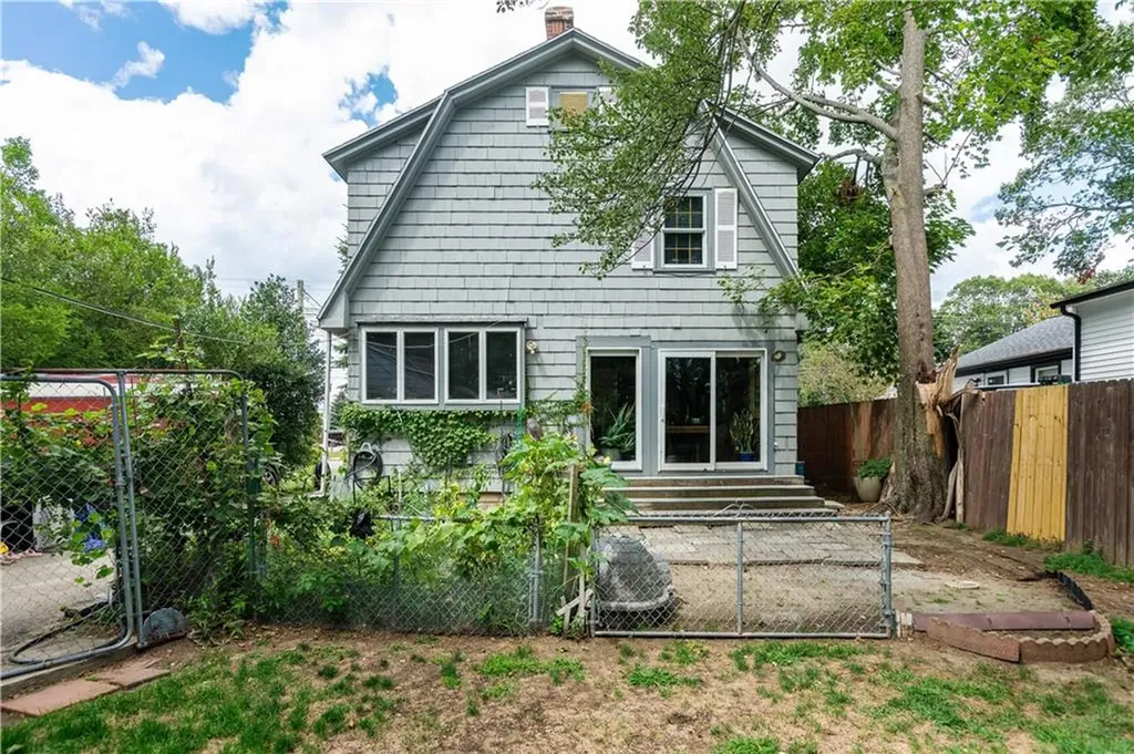 1052 Post Road Warwick RI 02888