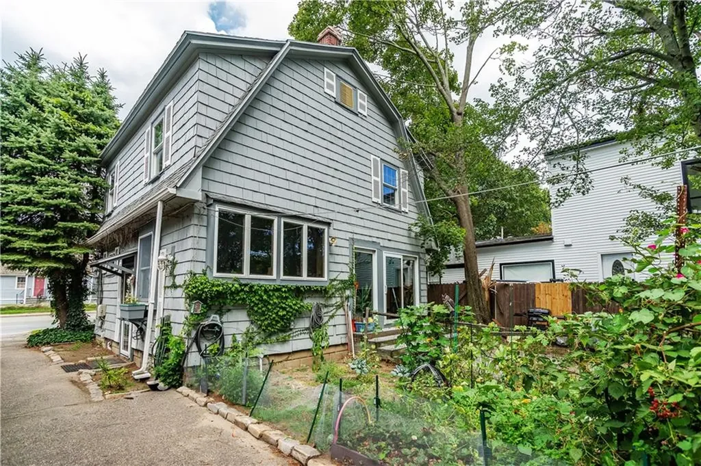 1052 Post Road Warwick RI 02888