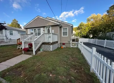 11 Glen Street North Providence RI 02911