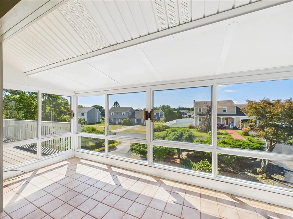 27 Foster Lane Narragansett RI 02882