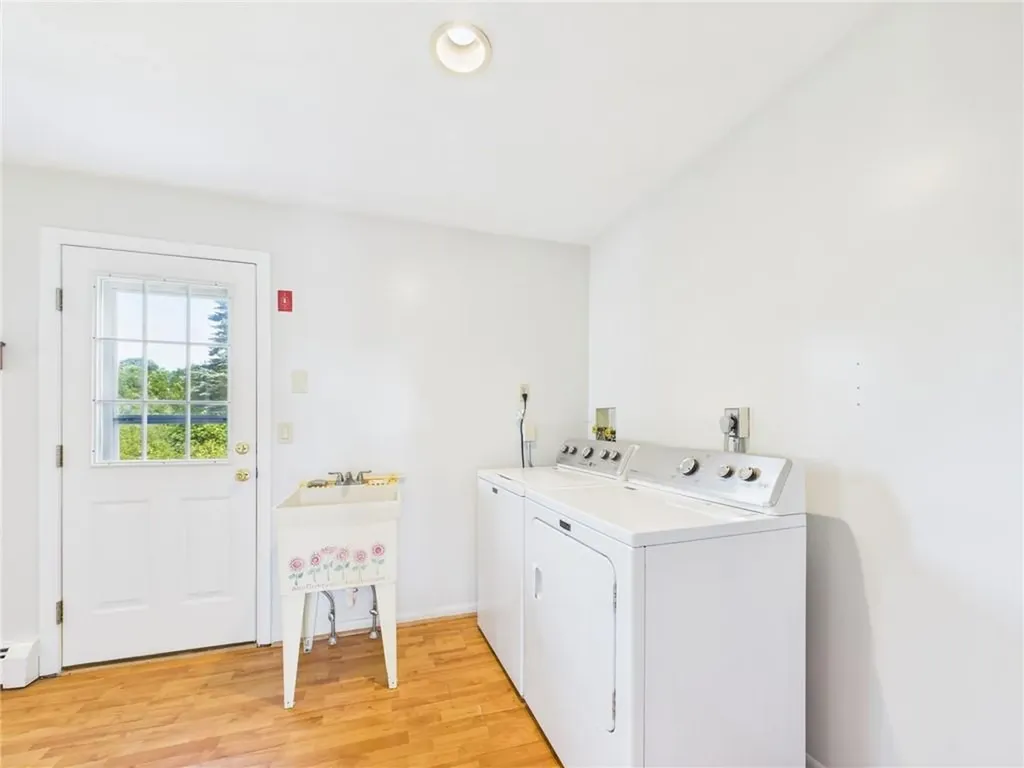 27 Foster Lane Narragansett RI 02882