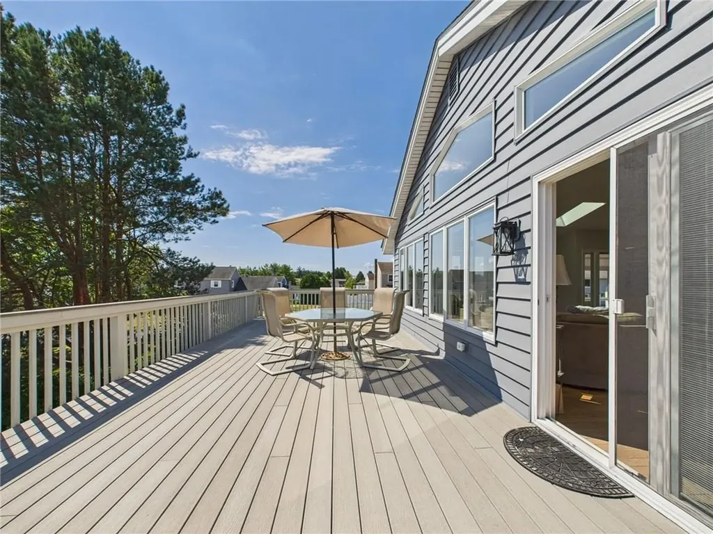 27 Foster Lane Narragansett RI 02882