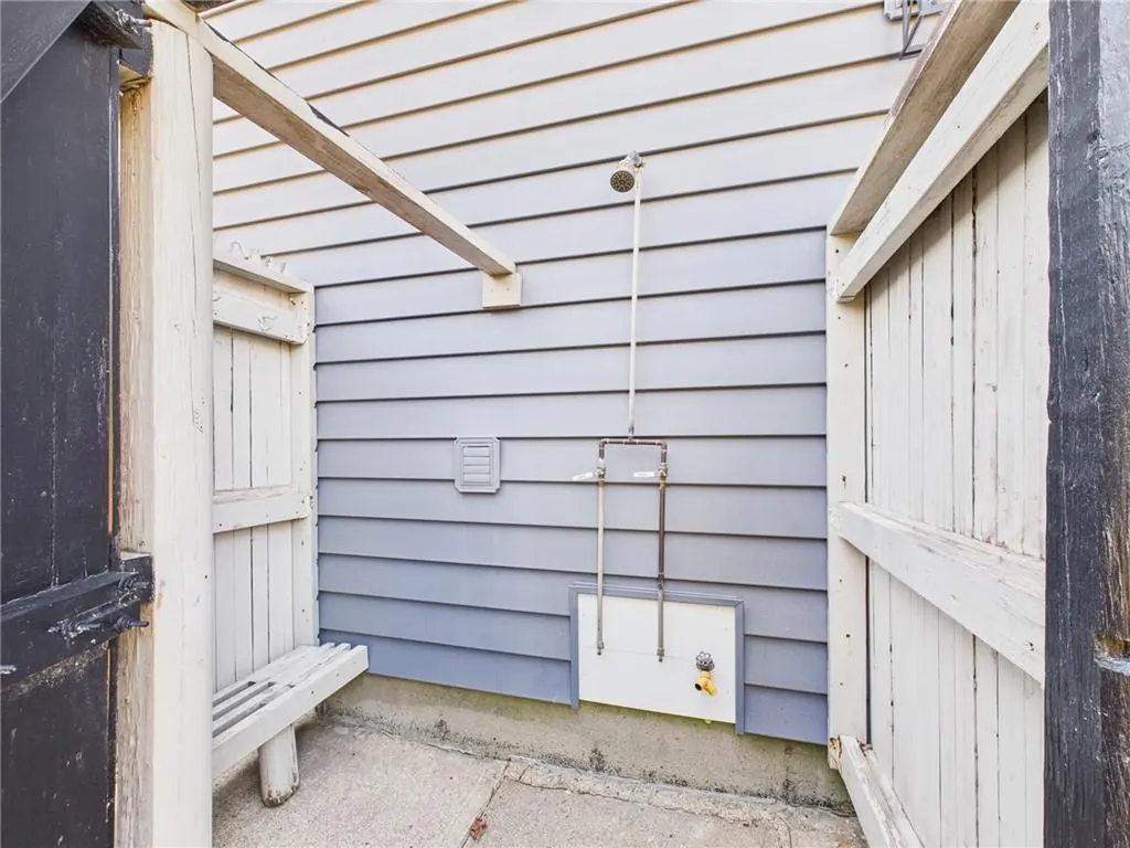 27 Foster Lane Narragansett RI 02882