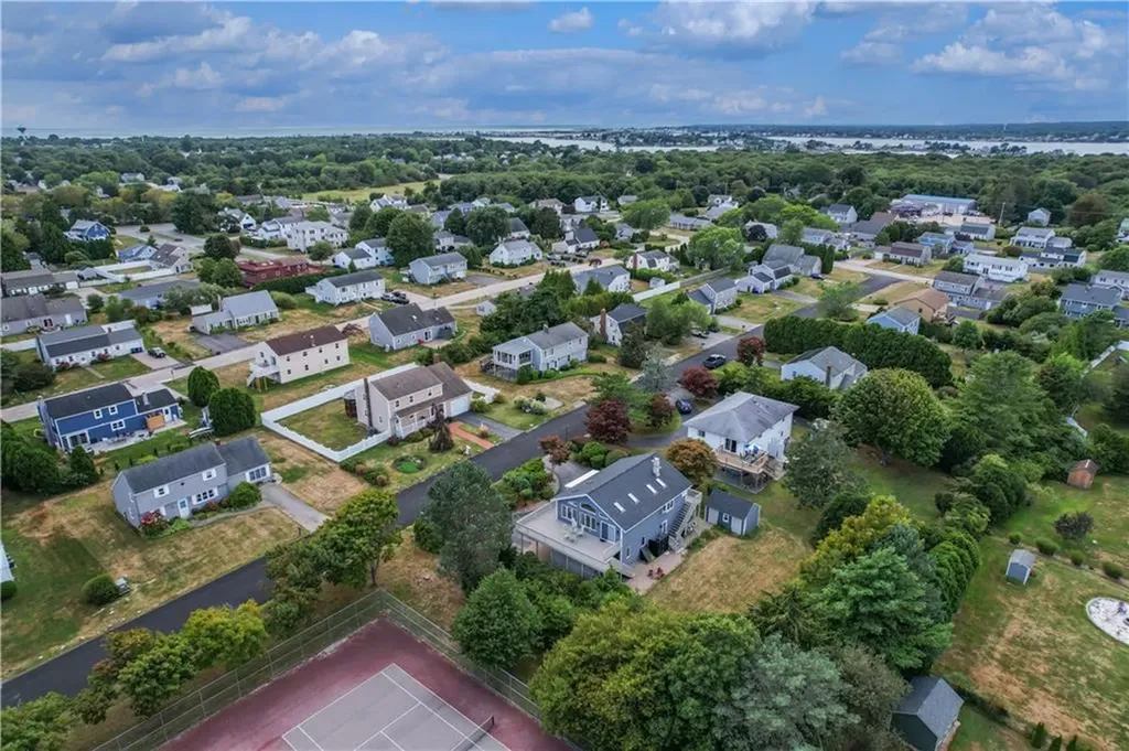 27 Foster Lane Narragansett RI 02882