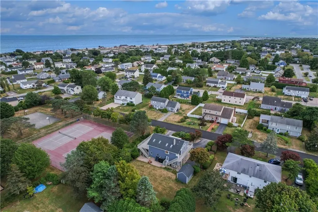 27 Foster Lane Narragansett RI 02882