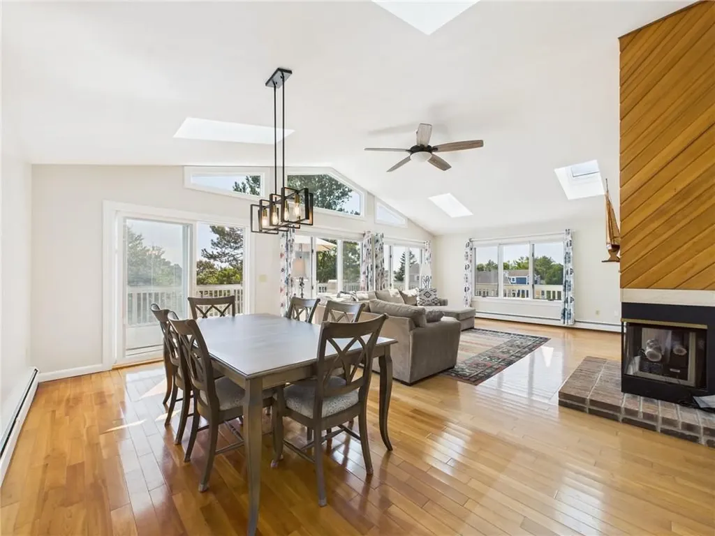 27 Foster Lane Narragansett RI 02882