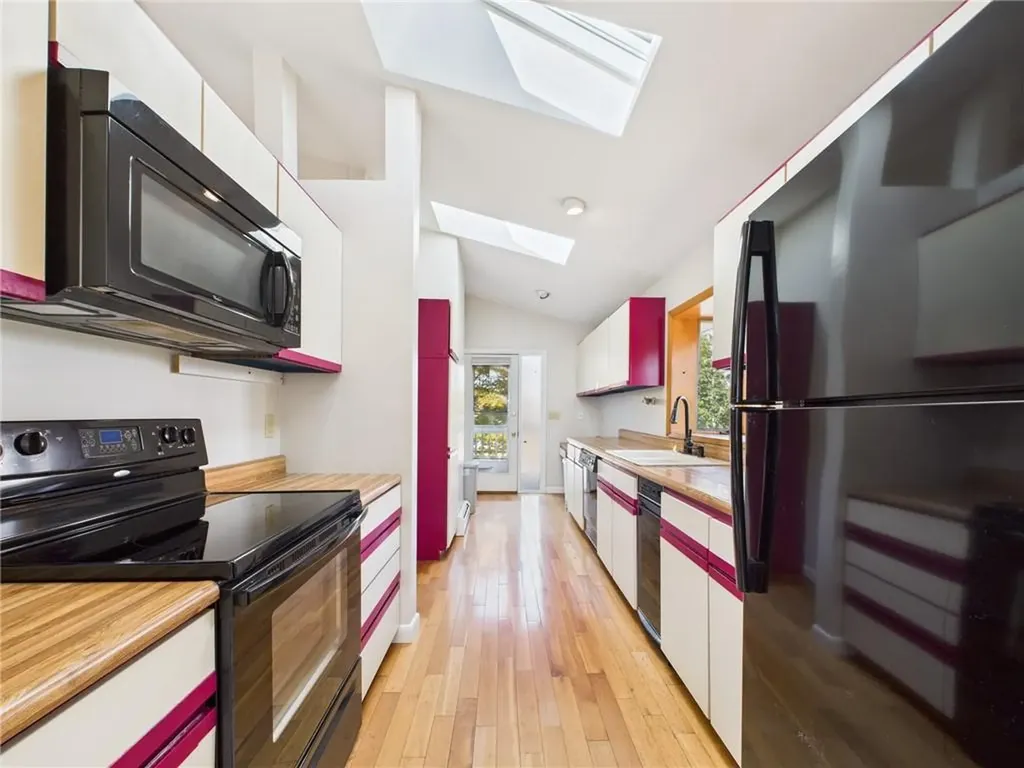 27 Foster Lane Narragansett RI 02882