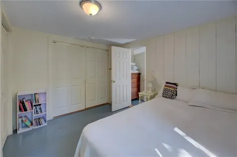 47 Wake Robin Trail Narragansett RI 02874