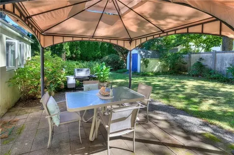 47 Wake Robin Trail Narragansett RI 02874