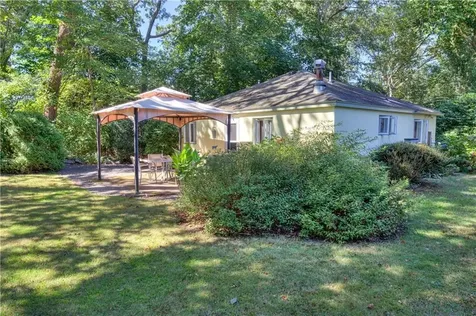 47 Wake Robin Trail Narragansett RI 02874