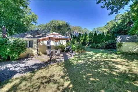 47 Wake Robin Trail Narragansett RI 02874