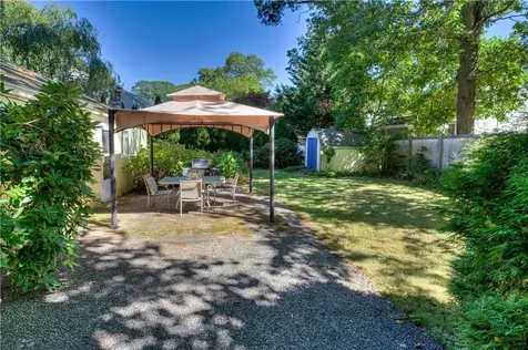 47 Wake Robin Trail Narragansett RI 02874