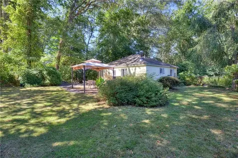 47 Wake Robin Trail Narragansett RI 02874