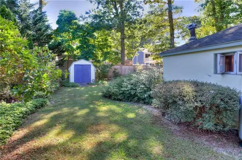 47 Wake Robin Trail Narragansett RI 02874