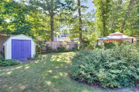 47 Wake Robin Trail Narragansett RI 02874