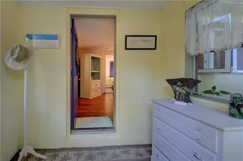 47 Wake Robin Trail Narragansett RI 02874