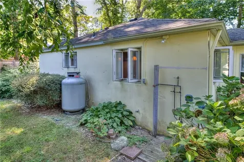 47 Wake Robin Trail Narragansett RI 02874