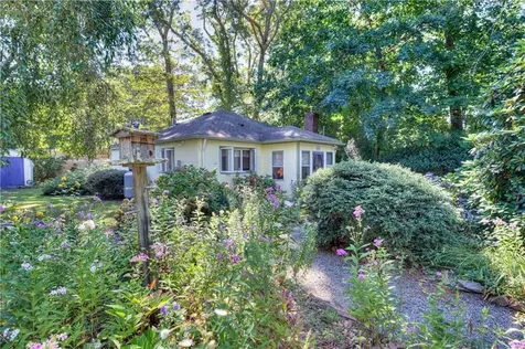 47 Wake Robin Trail Narragansett RI 02874