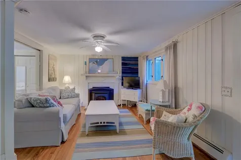 47 Wake Robin Trail Narragansett RI 02874