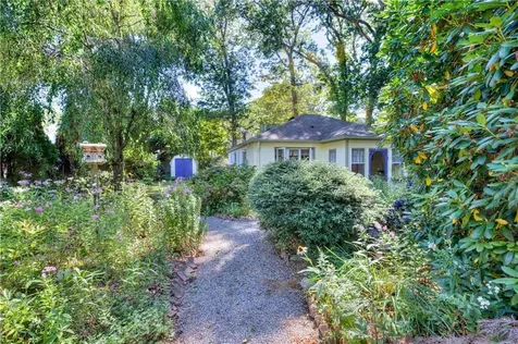 47 Wake Robin Trail Narragansett RI 02874