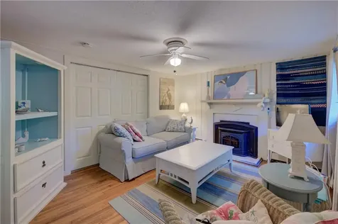 47 Wake Robin Trail Narragansett RI 02874