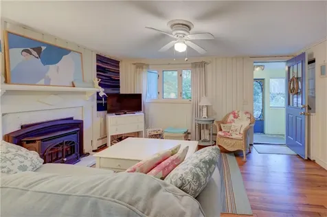 47 Wake Robin Trail Narragansett RI 02874