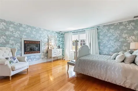 95 Devin Drive Portsmouth RI 02871