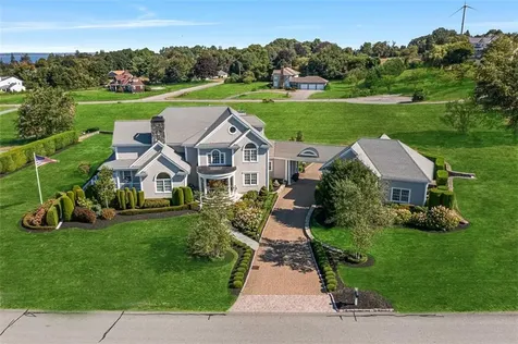 95 Devin Drive Portsmouth RI 02871