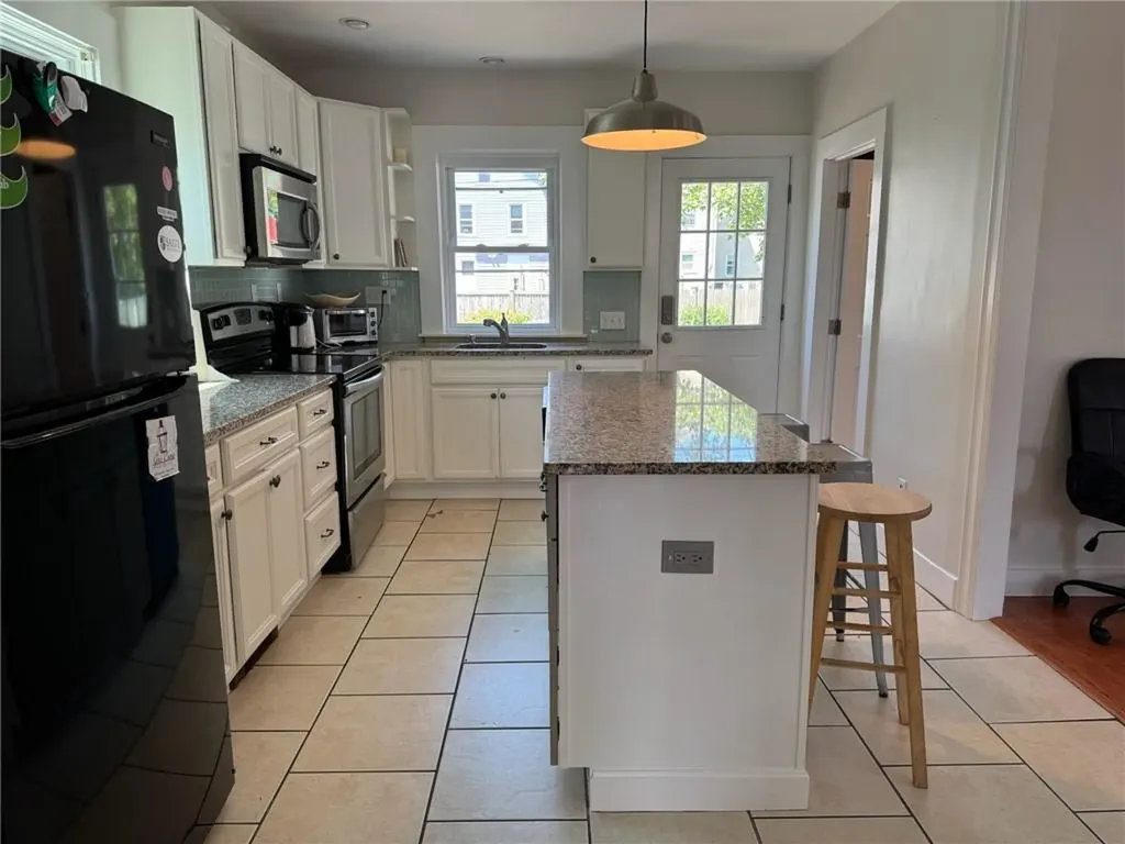 20 Narragansett Avenue Newport RI 02840