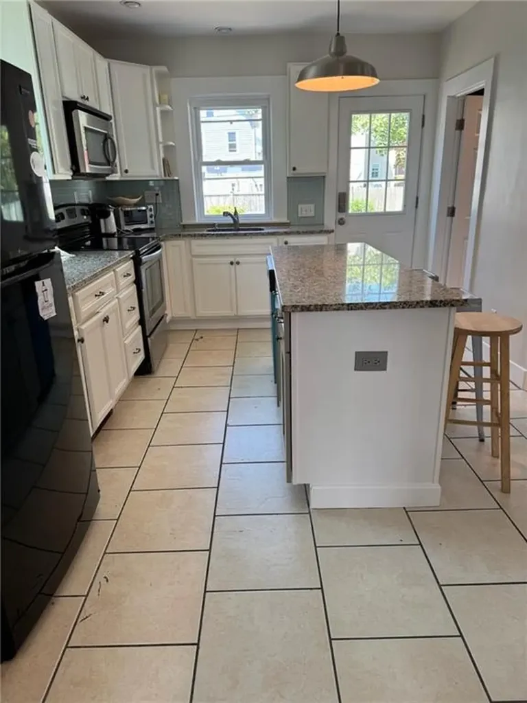 20 Narragansett Avenue Newport RI 02840