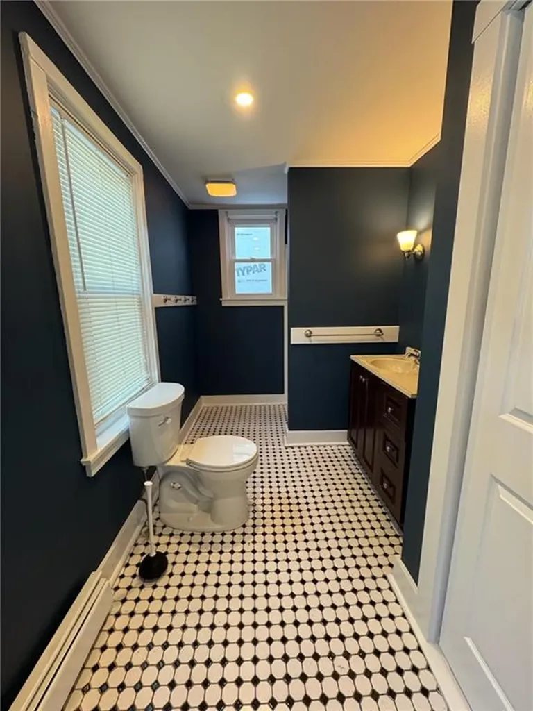 20 Narragansett Avenue Newport RI 02840