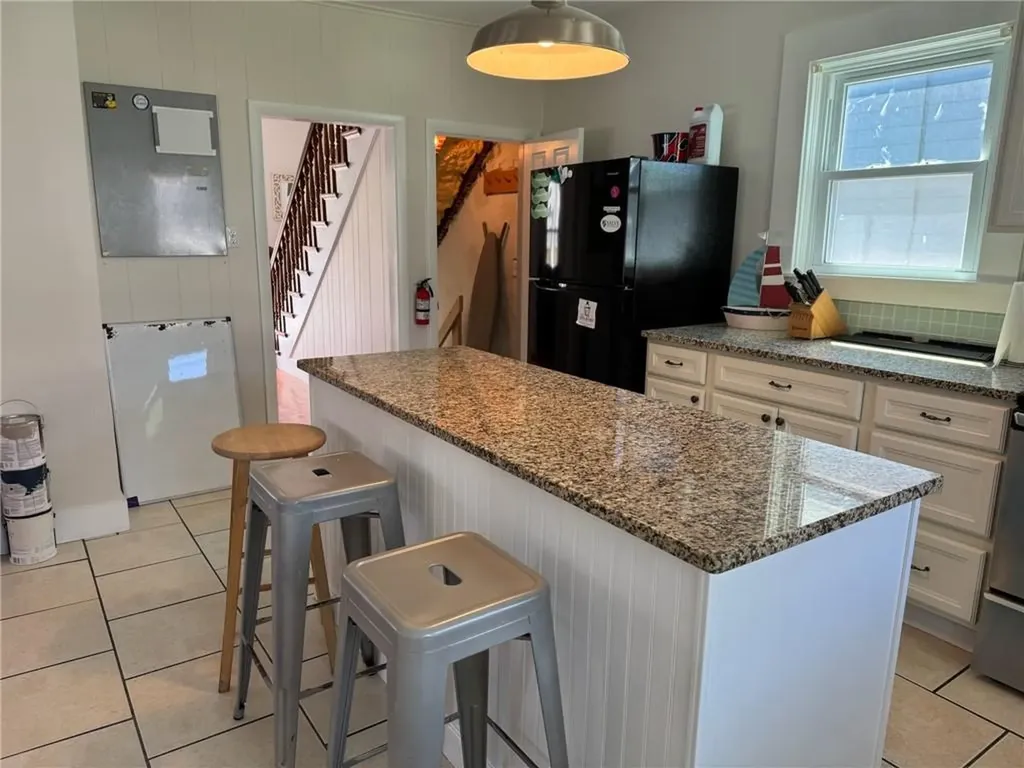 20 Narragansett Avenue Newport RI 02840