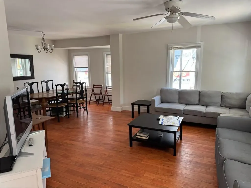 20 Narragansett Avenue Newport RI 02840