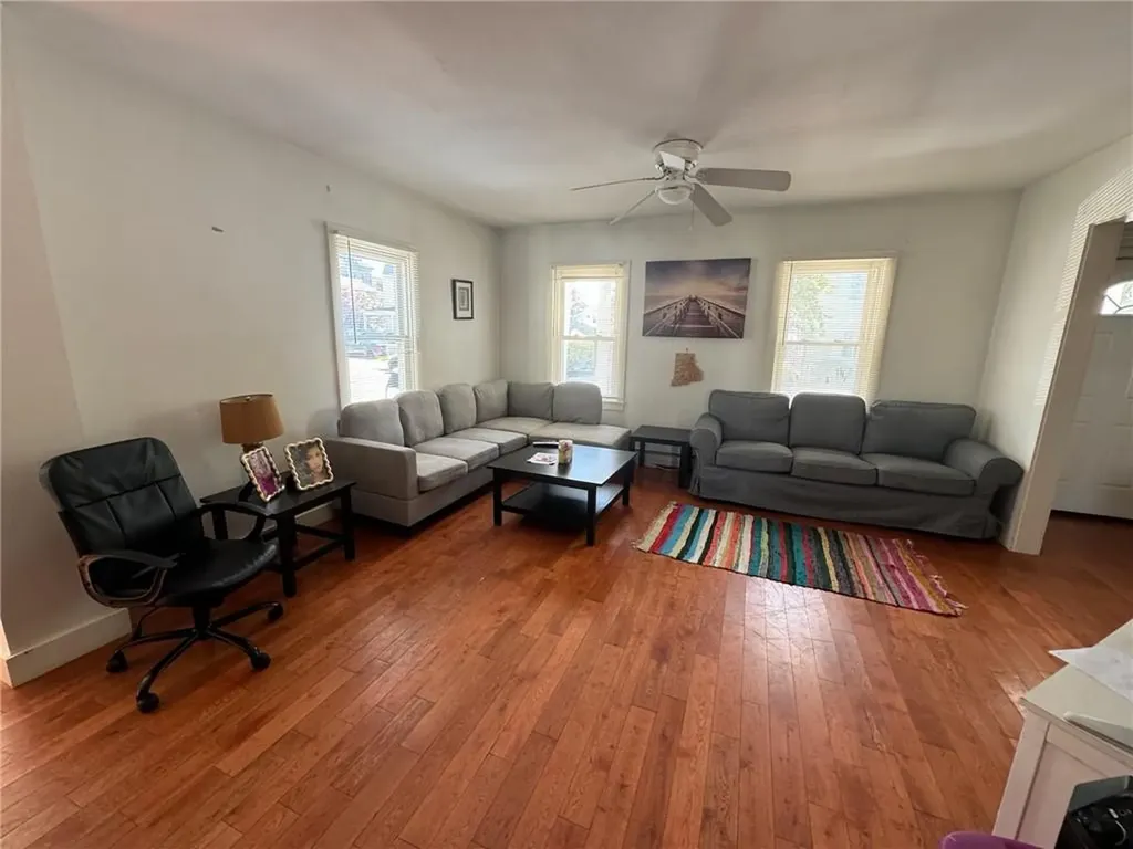 20 Narragansett Avenue Newport RI 02840