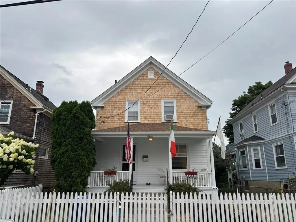 11 Eastnor Road Newport RI 02840