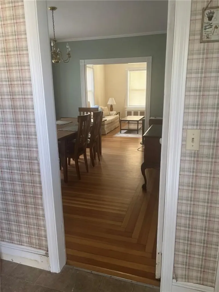 11 Eastnor Road Newport RI 02840