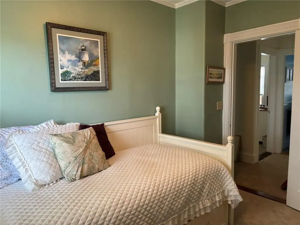 11 Eastnor Road Newport RI 02840