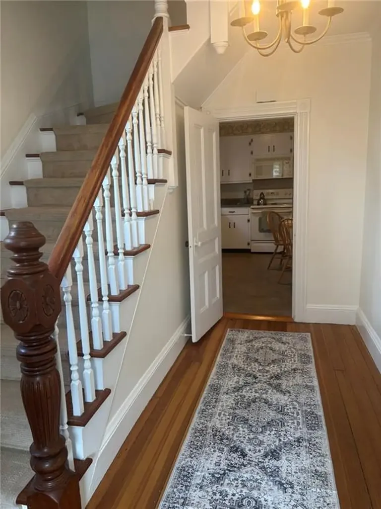 11 Eastnor Road Newport RI 02840
