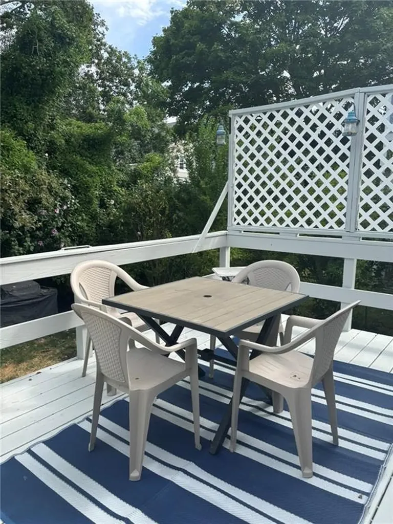 11 Eastnor Road Newport RI 02840